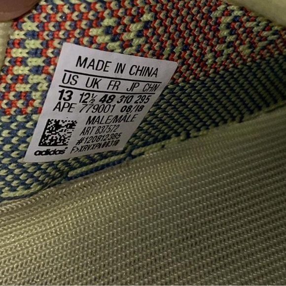 Adidas— Yeezy boost 350 v2 in semi frozen yellow colorway - Picture 2 of 6